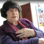 בין פרחים ובין הרס