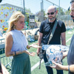 חיבוק חם, אוהב ומגן